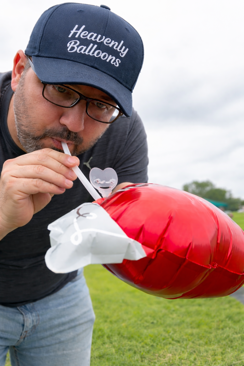 Step-by-step guide to inflating an 8-inch heart-shaped memorial balloon on a stick