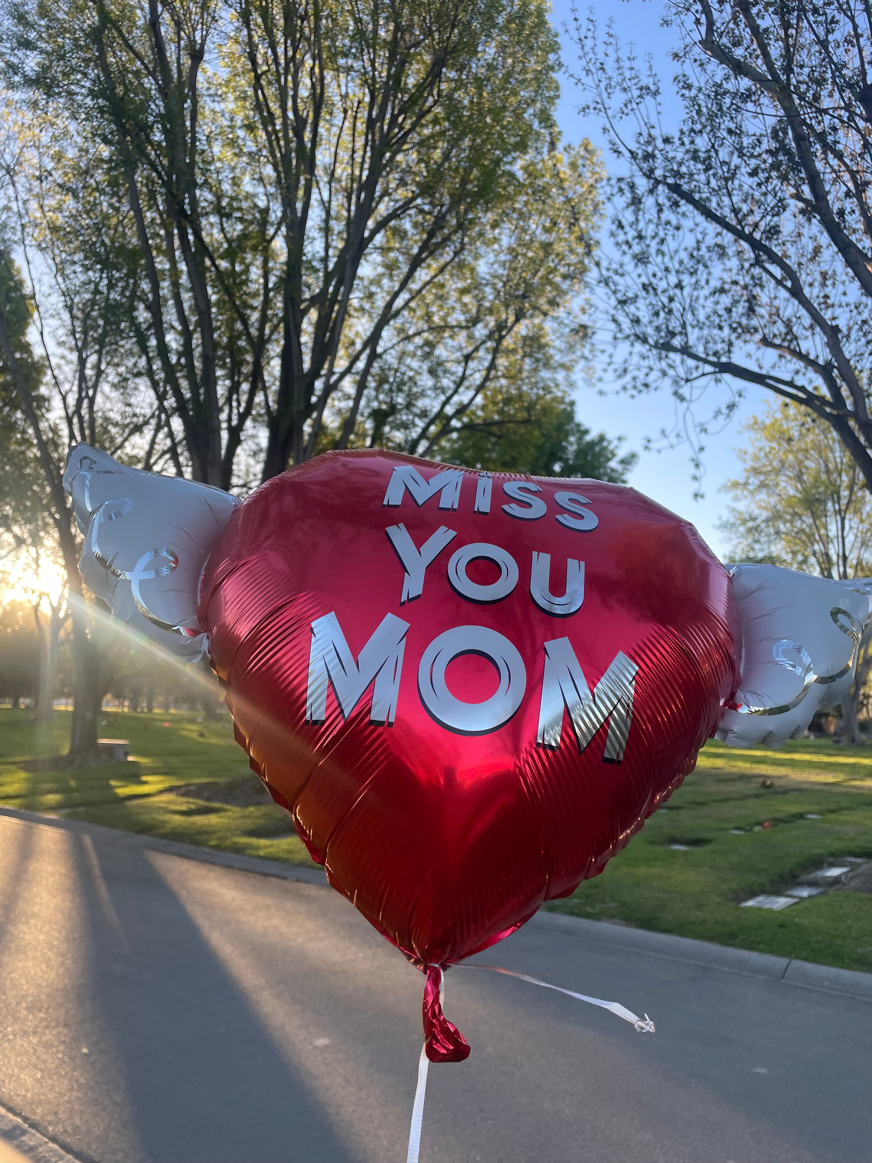 Miss You Mom Heavenly Balloons ™ Heart Shaped with angel wings (Red)